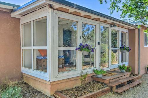Chic Bungalow With Backyard Oasis 2 Mi To Dtwn