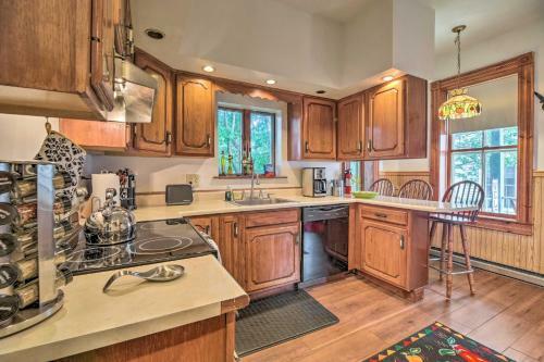 Historic Apartment - Half Mi To Lake Champlain!