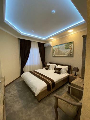 Archie Family Hotel