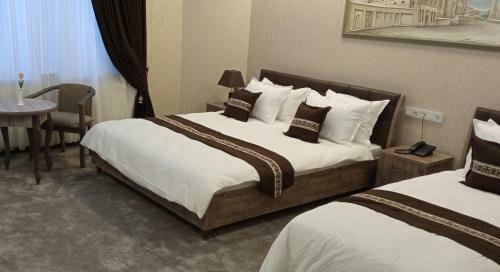 Archie Family Hotel