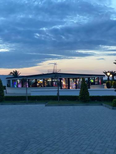 Sea Breeze White Villas