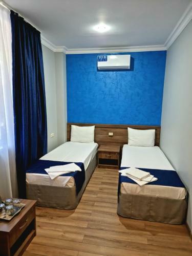 Hostal Nobi Guest House