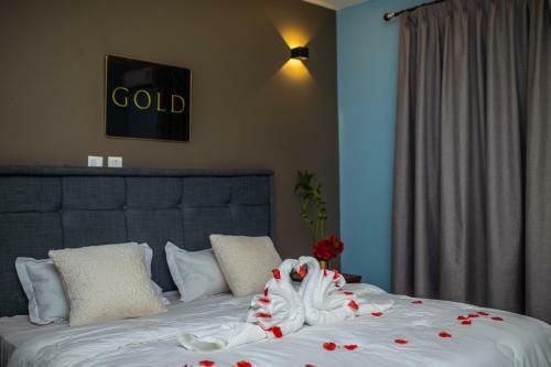 Hotel Piano And Gold Collections