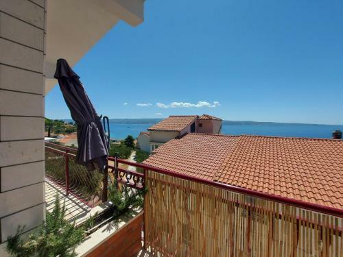 Apartments Petar Btw. Split And Omi?