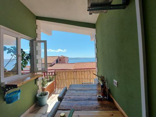 Apartments Petar Btw. Split And Omi?