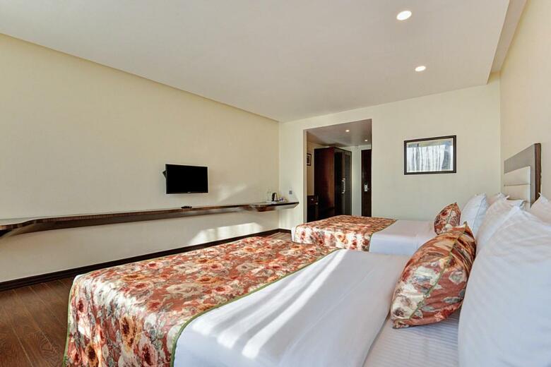 Hotel Summit Montana Suites & Spa