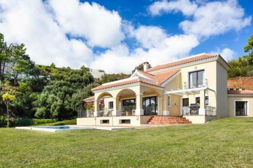 Stunning Family Friendly Villa In Monte Mayor