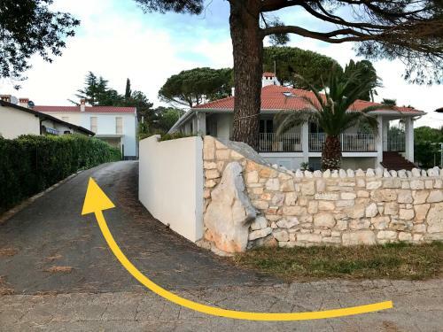 Todor Seaside Apartments