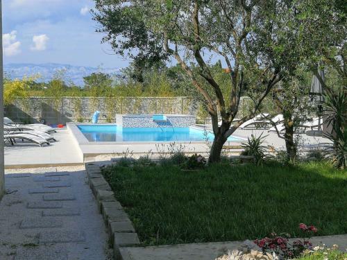 Villa Flora Maris Apartments