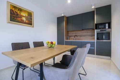 Luxury Apartments Leonika
