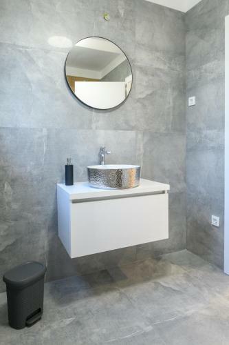 Luxury Apartments Leonika