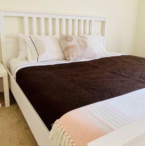 Sunny And Relaxing 2br Apartment With Parking!