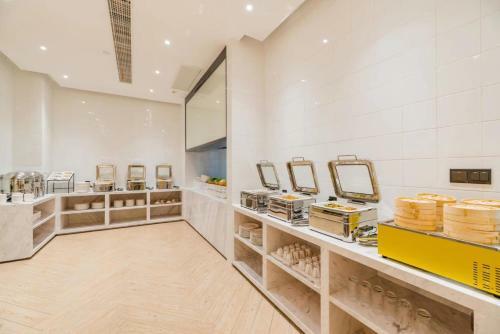 Atour Hotel Shangrao Central Square