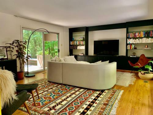 Mid Century Designer Home