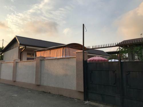 Hostal Guest House Mandarin On Titova 85