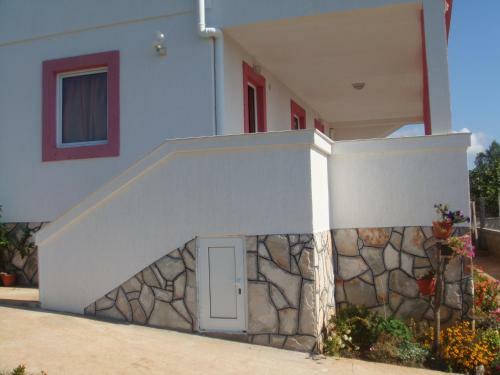Apartments Trsteno