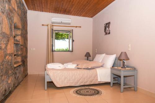 Pause Serenity House Into Olive Groves