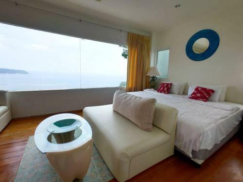 Lavish 5 Br Seaview Pool Villa