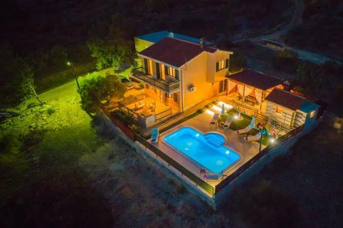 Villa Holiday Home Magic View With Private Heated Pool