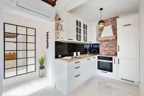 Villa Holiday Home Magic View With Private Heated Pool