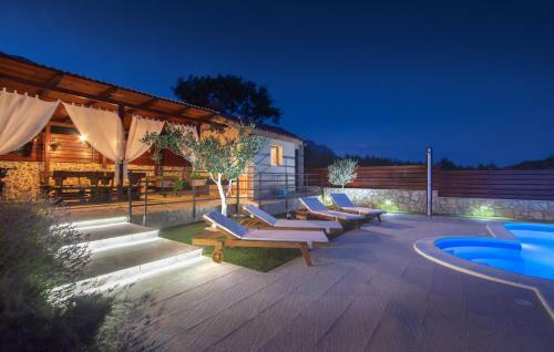 Villa Holiday Home Magic View With Private Heated Pool