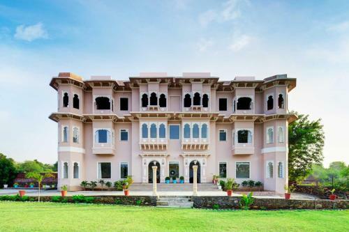 Villa Stayvista At Jag Aravali