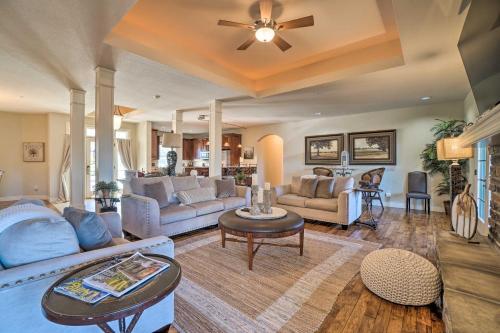 Stunning Branson Villa With On-site Golf Access