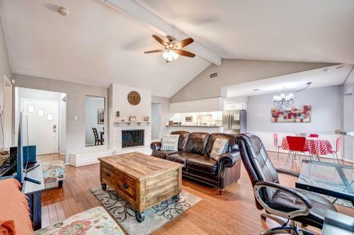 Adorable Home In Energy Corridor, Houston