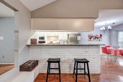 Adorable Home In Energy Corridor, Houston