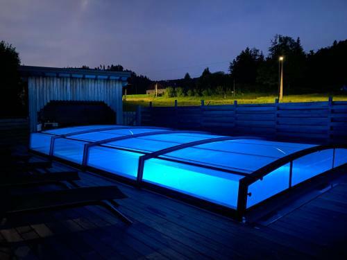 Chalet Avec Spa Et Piscine, D�co Soign�e Esprit Cocooning