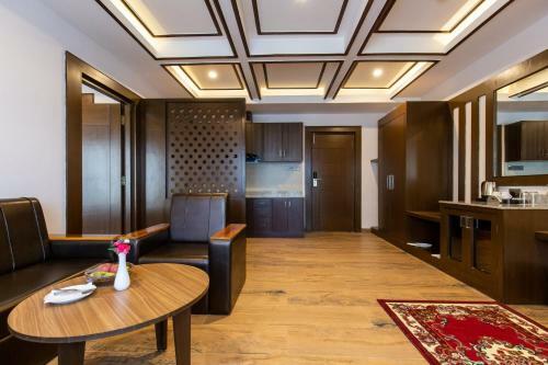 Mourya Hotel