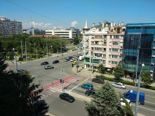 Cozy Apartment Near Burgas Free University