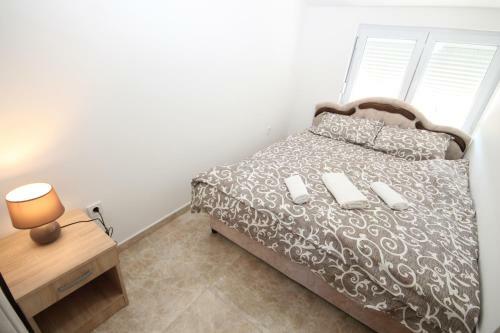Apartment With Pool Tomic Boka Bay