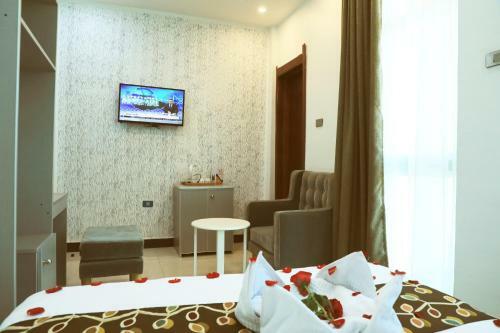 Riverland Hotel
