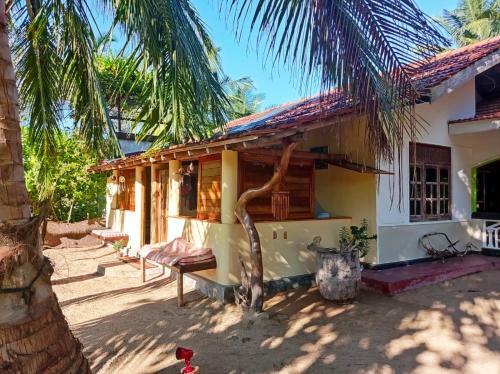 Bed & Breakfast Kalpitiya House