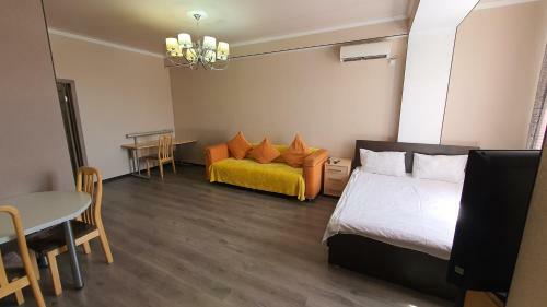 Orange Apartment With Panoramic View