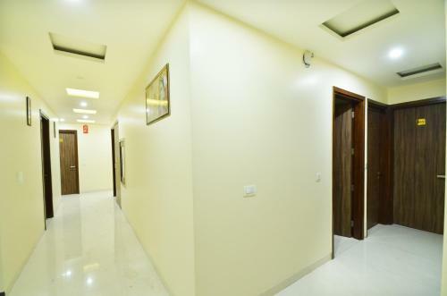 Hotel H W Inn