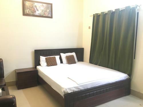 Hostal Embassy Guest House