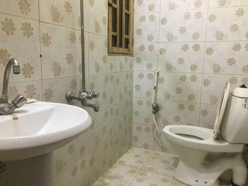 Hostal Embassy Guest House