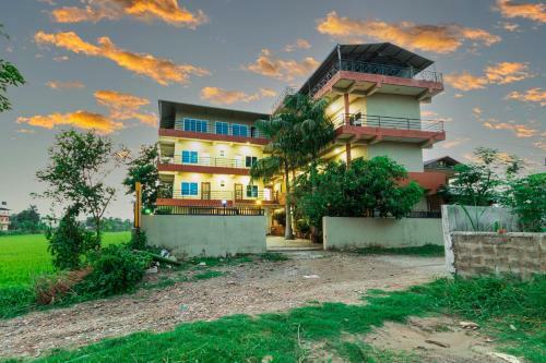 Hotel Sauraha Boutique Resort