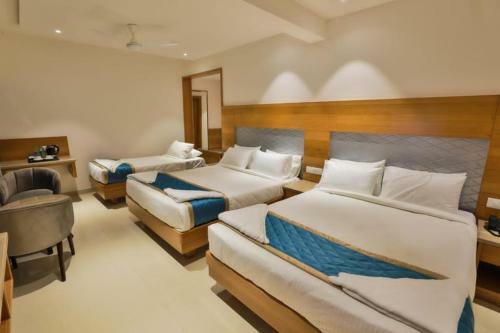 Hotel Vbr Grand Inn