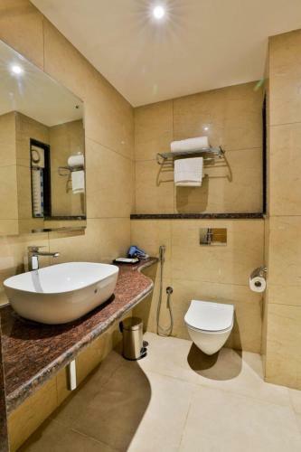 Hotel Vbr Grand Inn