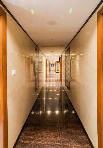 Hotel Vbr Grand Inn