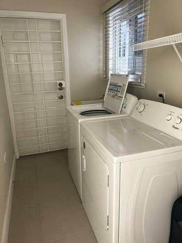 Modern Spacious Holiday Home At Oceanpointe