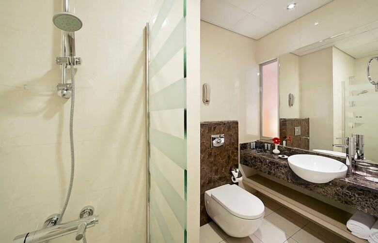 Al Khoory Executive Hotel, Al Wasl