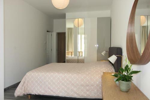 Spacious Apartment In Old Town Antibes