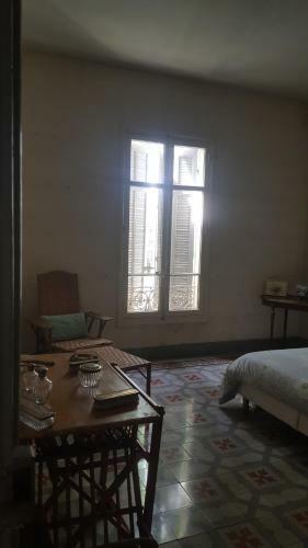 Hostal Manoir En Crau