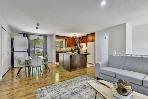 Supra's Place - Upper Level Home In Abbotsford