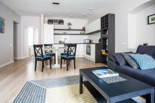 Baron Old Town Apartments