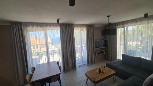 Neopolis Apartments